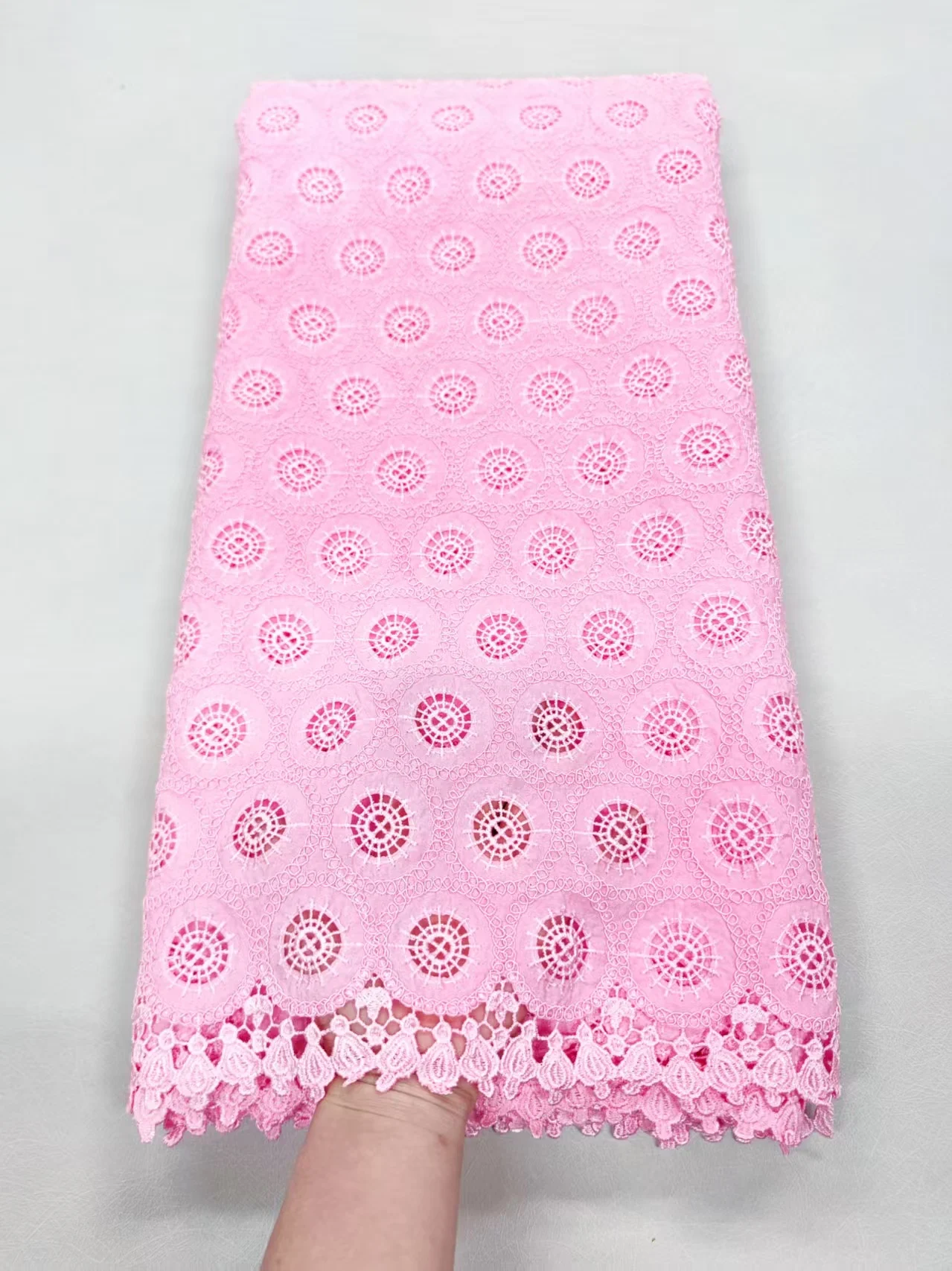 High Quality African Cotton Lace Fabric,Wedding Party Dresses,Embroidery Tulle,Fabrics By The Meter,Fashion Nigerian 5Yards
High Quality African Cotton Lace Fabric,Wedding Party Dresses,Embroidery Tulle,Fabrics By The Meter,Fashion Nigerian 5Yards