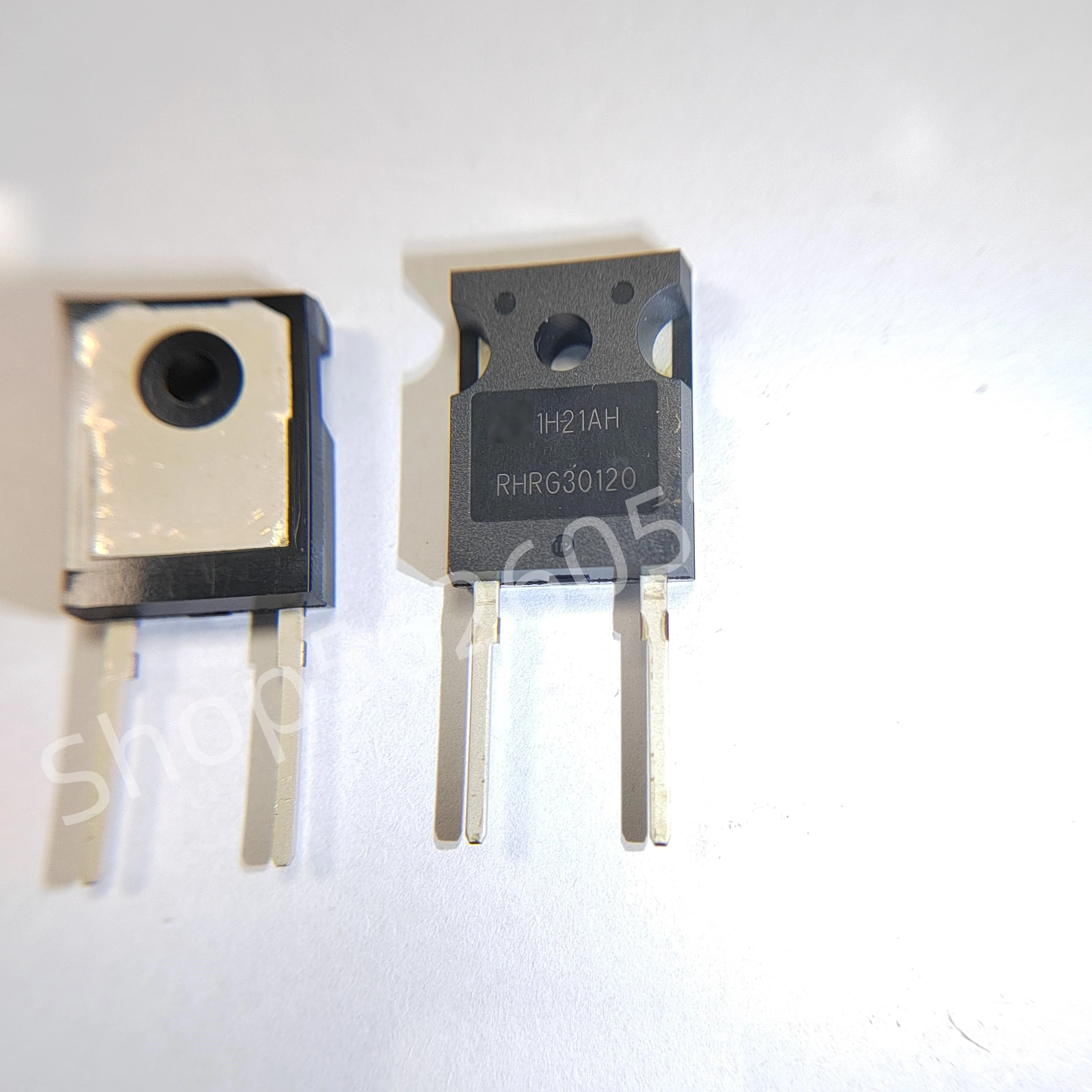 RHRG30120 TO-247 10PCS/LOT Original and authentic, free shipping
RHRG30120 TO-247 10PCS/LOT Original and authentic, free shipping