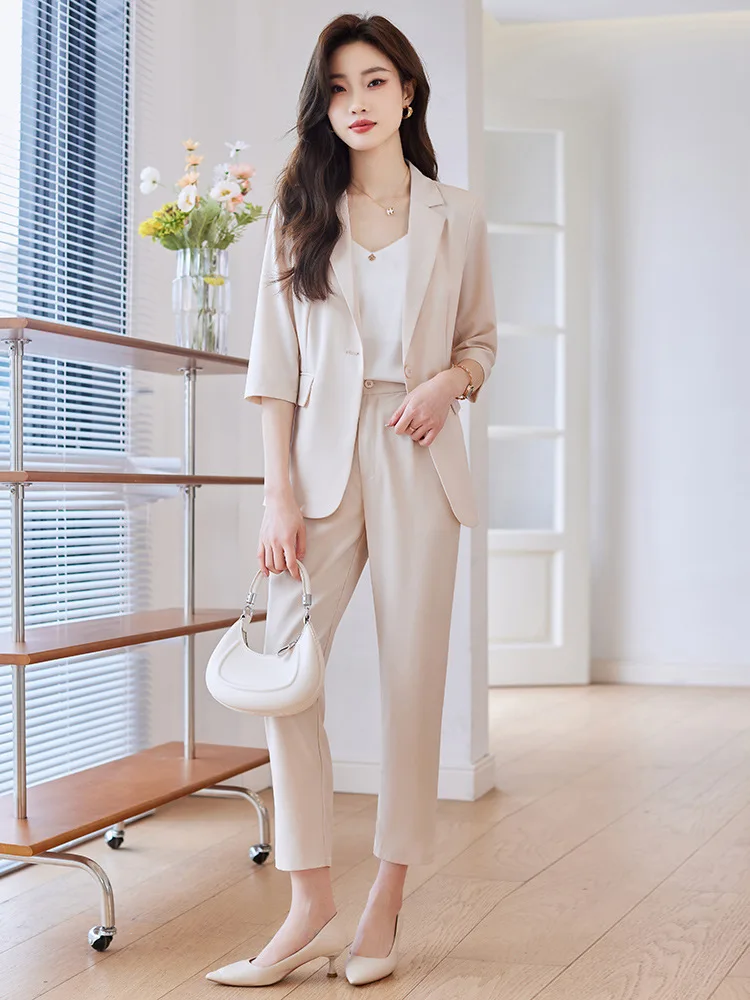 Creamy-white Suit Jacket Women's Thin High-Grade Two-Piece Suit Small Business Temperament Casual Small Suit Suit
Creamy-white Suit Jacket Women's Thin High-Grade Two-Piece Suit Small Business Temperament Casual Small Suit Suit