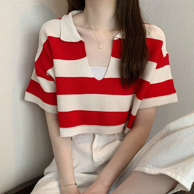2024 New Women V-Neck Knitted Red Short Sweater Vest Spring Summer Female Casual Sleeveless Stripe Knit Vests Short Pullovers
2024 New Women V-Neck Knitted Red Short Sweater Vest Spring Summer Female Casual Sleeveless Stripe Knit Vests Short Pullovers