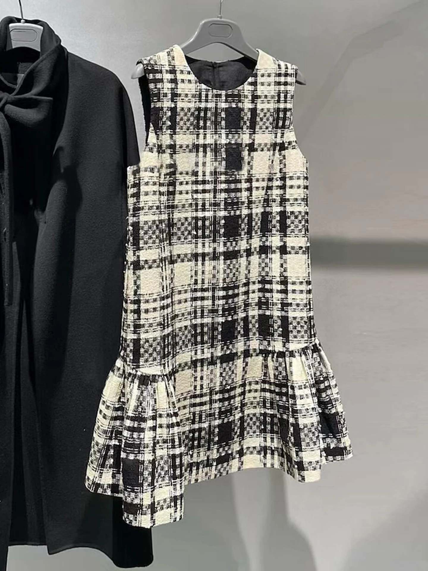 Ретро-платье в клетку для женщин: элитное, уникальное, красивое, с кружевной отделкой, приталенное, во французском стиле, весна-лето, юбка А-силуэта
Ретро-платье в клетку для женщин: элитное, уникальное, красивое, с кружевной отделкой, приталенное, во французском стиле, весна-лето, юбка А-силуэта