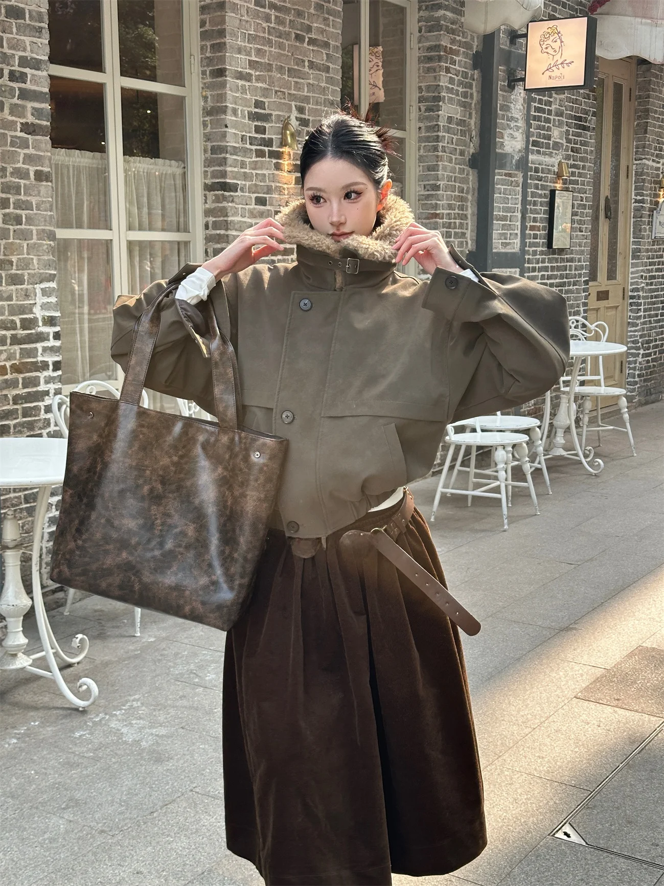 Mint Peach Aunty Retro Workwear Short Detachable Fur Collar Suede PU Cotton Jacket Leather Jacket Half Skirt Set Women's Fashion
Mint Peach Aunty Retro Workwear Short Detachable Fur Collar Suede PU Cotton Jacket Leather Jacket Half Skirt Set Women's Fashion