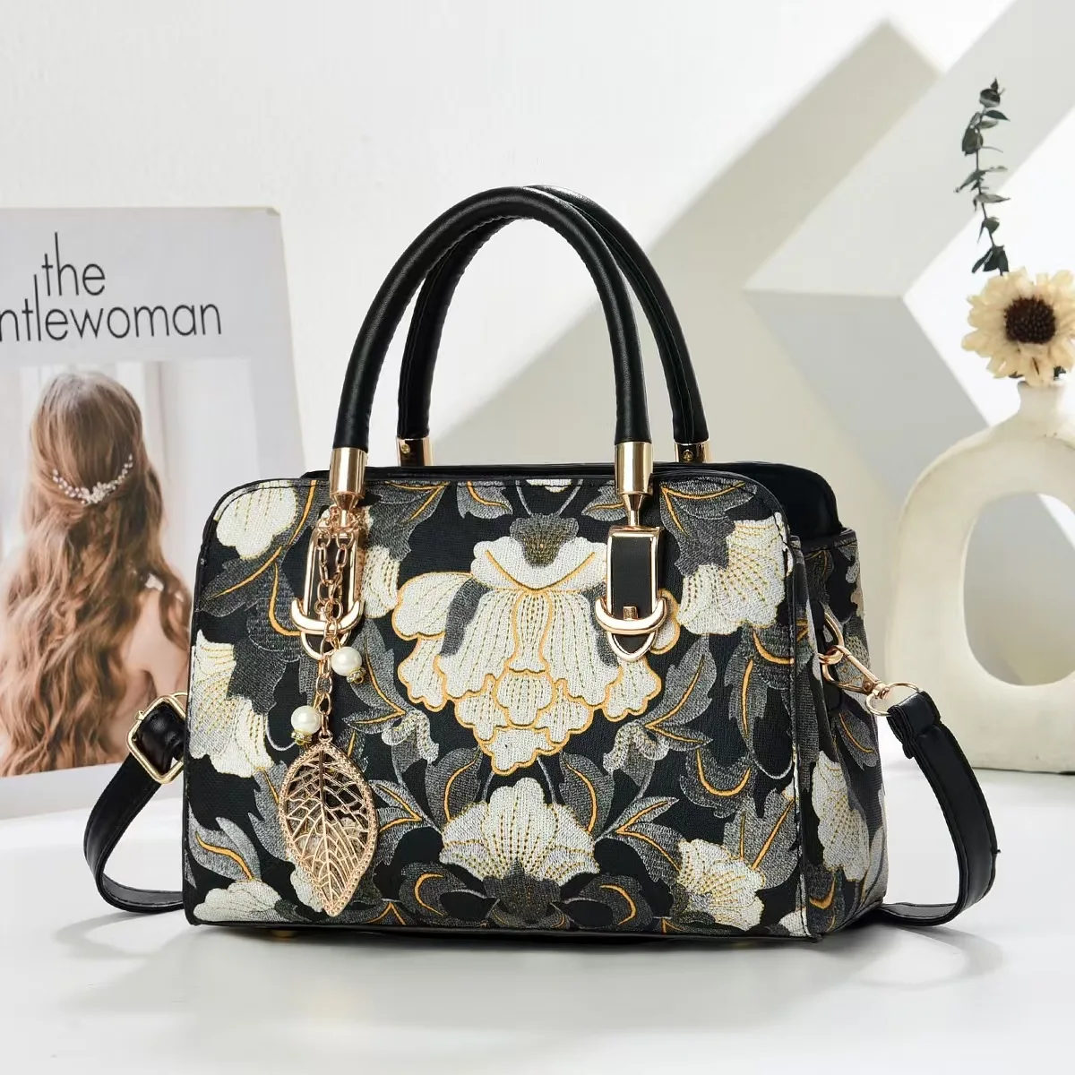 New 2025 Tiantai Embroidered Floral Women's Handbag Crossbody Bag Soft PU Leather Zipper Closure Daily Use Ladies Satchel
New 2025 Tiantai Embroidered Floral Women's Handbag Crossbody Bag Soft PU Leather Zipper Closure Daily Use Ladies Satchel
