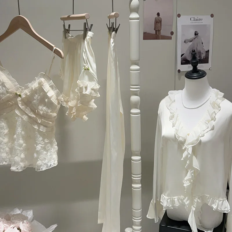 Pajamas 4 Piece Set Sexy Ruffles Lace Trim Shirt Sling Shorts Pants Nightwear Summer Women Loose Satin Home Wear Pijamas Suit
Pajamas 4 Piece Set Sexy Ruffles Lace Trim Shirt Sling Shorts Pants Nightwear Summer Women Loose Satin Home Wear Pijamas Suit