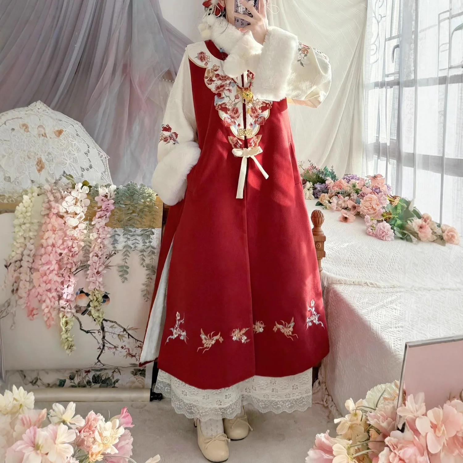 Hanfu female stand collar short shirt Ming style long cape and horseface skirt thick daily suit
Hanfu female stand collar short shirt Ming style long cape and horseface skirt thick daily suit