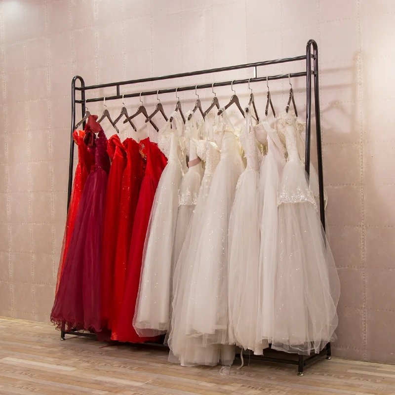 Wedding dress display racks, European clothing store shelves, photo studio hanging bridalracks, dress qipao floor rack, wholes
Wedding dress display racks, European clothing store shelves, photo studio hanging bridalracks, dress qipao floor rack, wholes