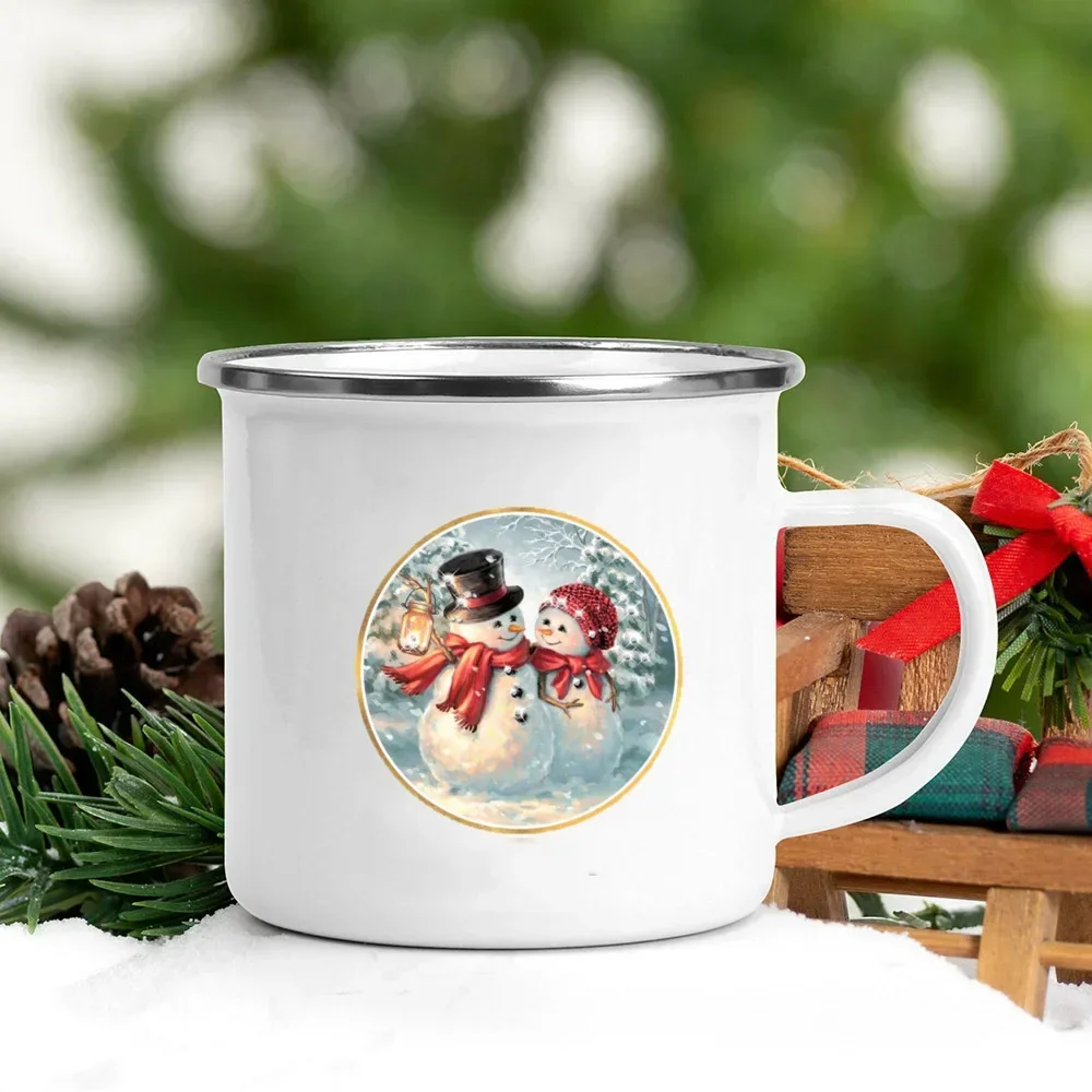 Эмалированная чашка для кофе, молока, сока, кружка с принтом снеговика, кружка с белой ручкой, кружки для вина, пива, украшения для банкетного стола, подарок на зиму в канун Рождества
Эмалированная чашка для кофе, молока, сока, кружка с принтом снеговика, кружка с белой ручкой, кружки для вина, пива, украшения для банкетного стола, подарок на зиму в канун Рождества