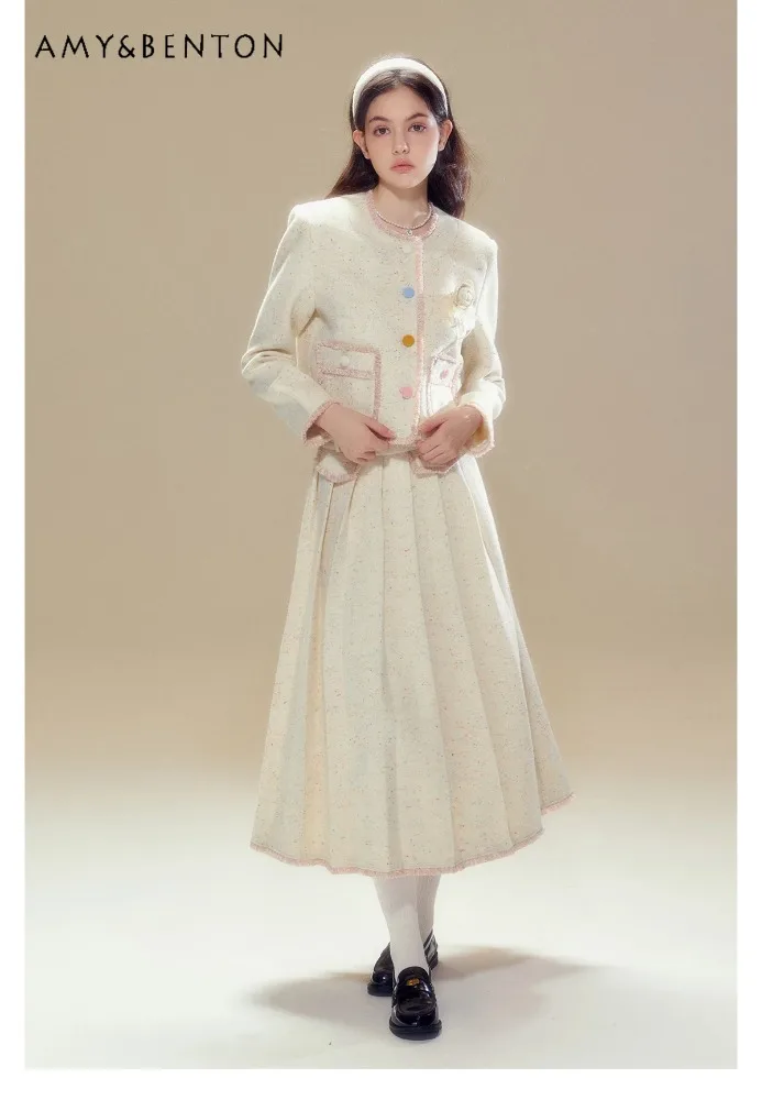 2025 Autumn Winter New Color Dot Camellia Open Button Round Neck Woolen Long Sleeve Coat Pleated Long Skirt Set
2025 Autumn Winter New Color Dot Camellia Open Button Round Neck Woolen Long Sleeve Coat Pleated Long Skirt Set