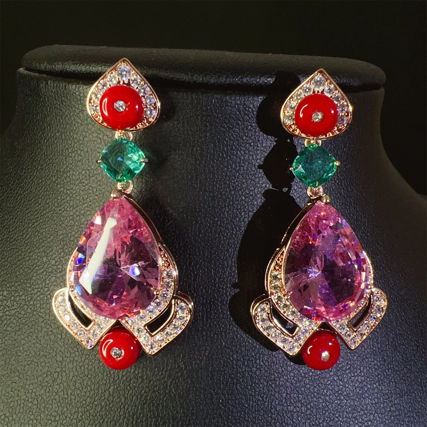 Vintage Pink blue Teardrop dangle Earrings for women Luxury cute jewelry for Wedding Evening Party
Vintage Pink blue Teardrop dangle Earrings for women Luxury cute jewelry for Wedding Evening Party