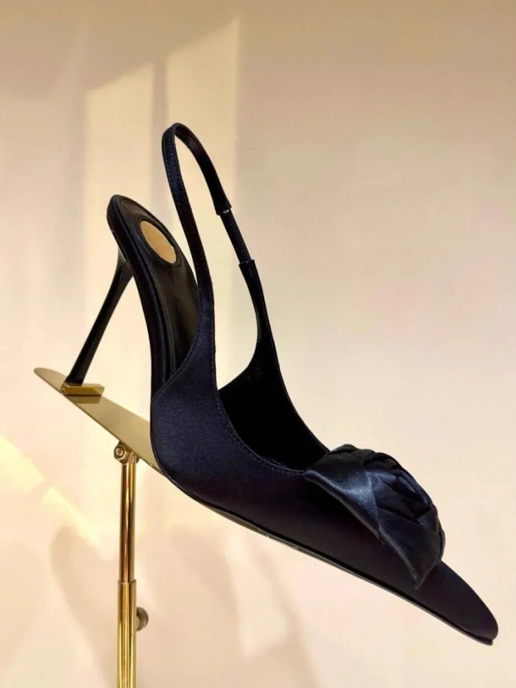 Women's Summer New Slim Fit High-heeled Sandals, Fashionable Fashion Show Pointed Party Wedding 34-43 Women's Large Sandals
Women's Summer New Slim Fit High-heeled Sandals, Fashionable Fashion Show Pointed Party Wedding 34-43 Women's Large Sandals