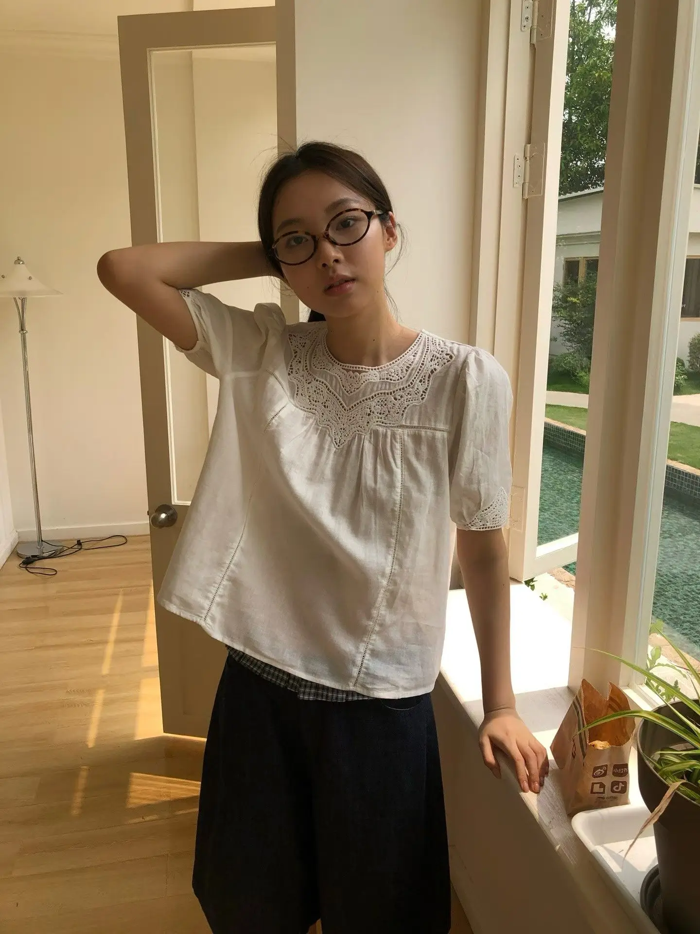Lilianmilu Casual Loose Women's Embroidered Shirt Commute Style Breathable Short Sleeve round Neck Flat Footwear Spring Season
Lilianmilu Casual Loose Women's Embroidered Shirt Commute Style Breathable Short Sleeve round Neck Flat Footwear Spring Season