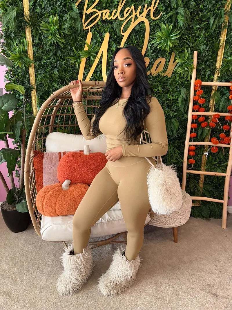 Fitness Workout 2 Piece Set Slim Tracksuits Women Solid O Neck Long Sleeve T-shirts Top + Leggings Skinny Pants Yoga Suits
Fitness Workout 2 Piece Set Slim Tracksuits Women Solid O Neck Long Sleeve T-shirts Top + Leggings Skinny Pants Yoga Suits