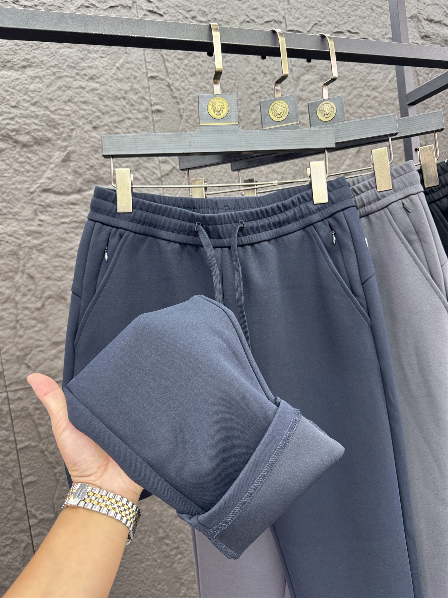 Men's Faionable Pure Color Thiened Double-sided Straight Leg Casual Pants Autumn Comfortable Warm Slim Fit Leisure Trousers
Men's Faionable Pure Color Thiened Double-sided Straight Leg Casual Pants Autumn Comfortable Warm Slim Fit Leisure Trousers