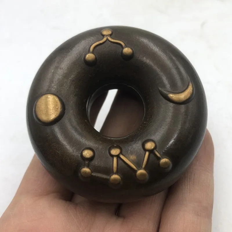 Chinese antique bronze bell tiger support bell eight trigrams retro handle piece collectible crafts modern handicraft
Chinese antique bronze bell tiger support bell eight trigrams retro handle piece collectible crafts modern handicraft