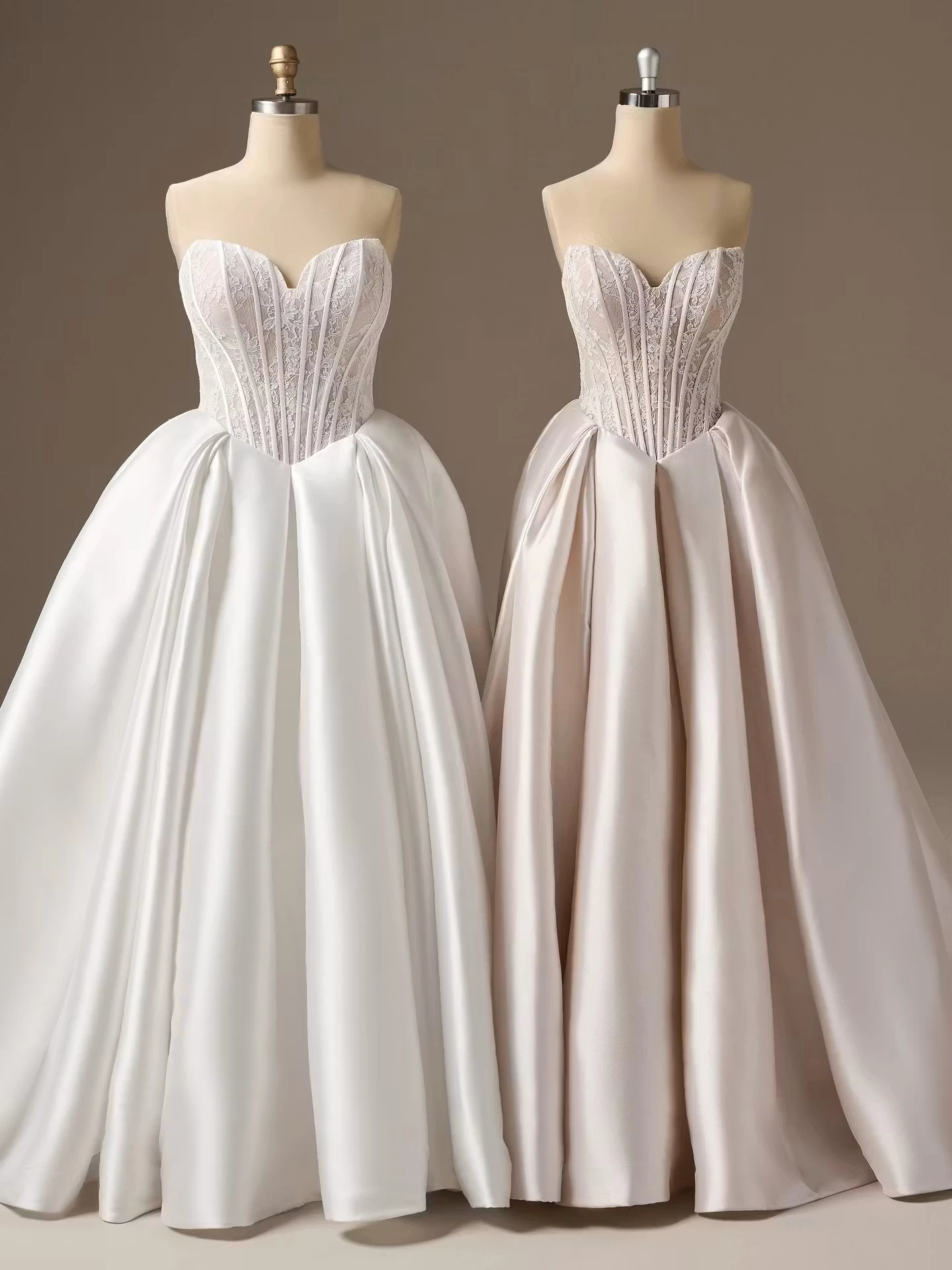 Strapless Sweetheart Satin Ball Gown Wedding Dress Lace Corset Cathedral Train Bridal Gown Big Bow Custom Ivory Champagne Bride
Strapless Sweetheart Satin Ball Gown Wedding Dress Lace Corset Cathedral Train Bridal Gown Big Bow Custom Ivory Champagne Bride