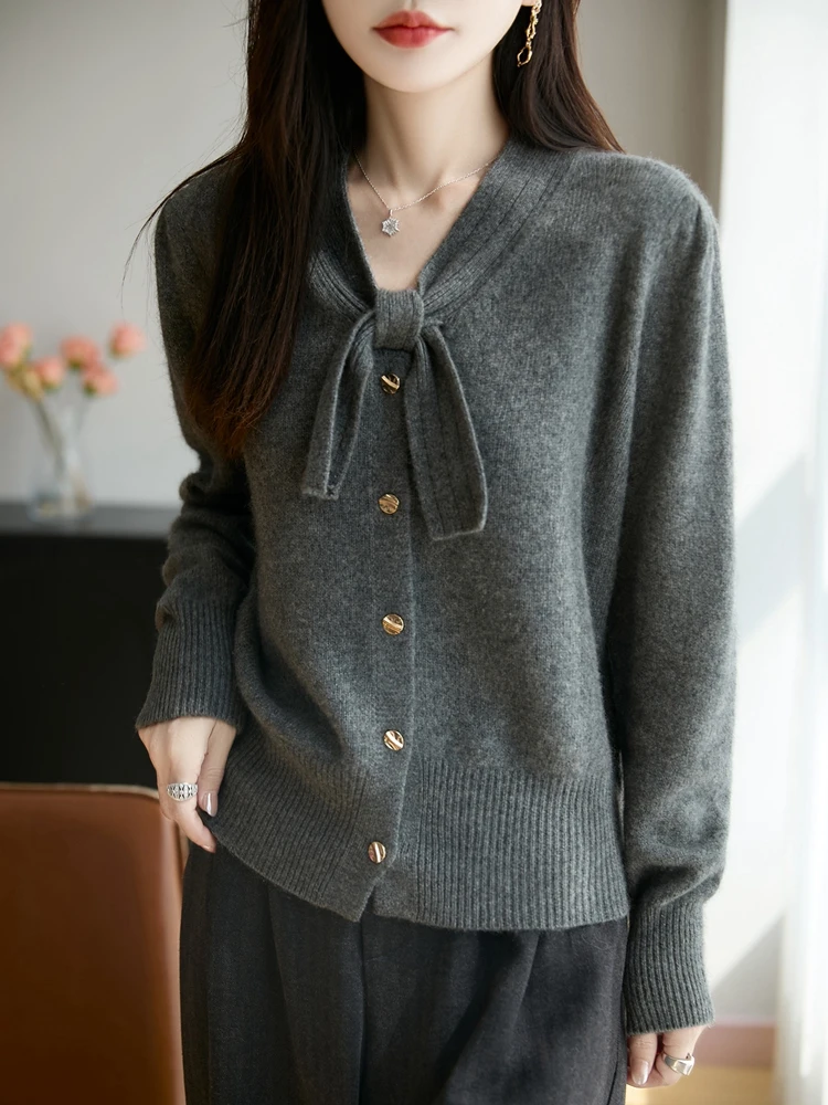 Женский однобортный вязаный кардиган, темпераментный свитер, чувство дизайна, новый стиль, осень и зима
Женский однобортный вязаный кардиган, темпераментный свитер, чувство дизайна, новый стиль, осень и зима