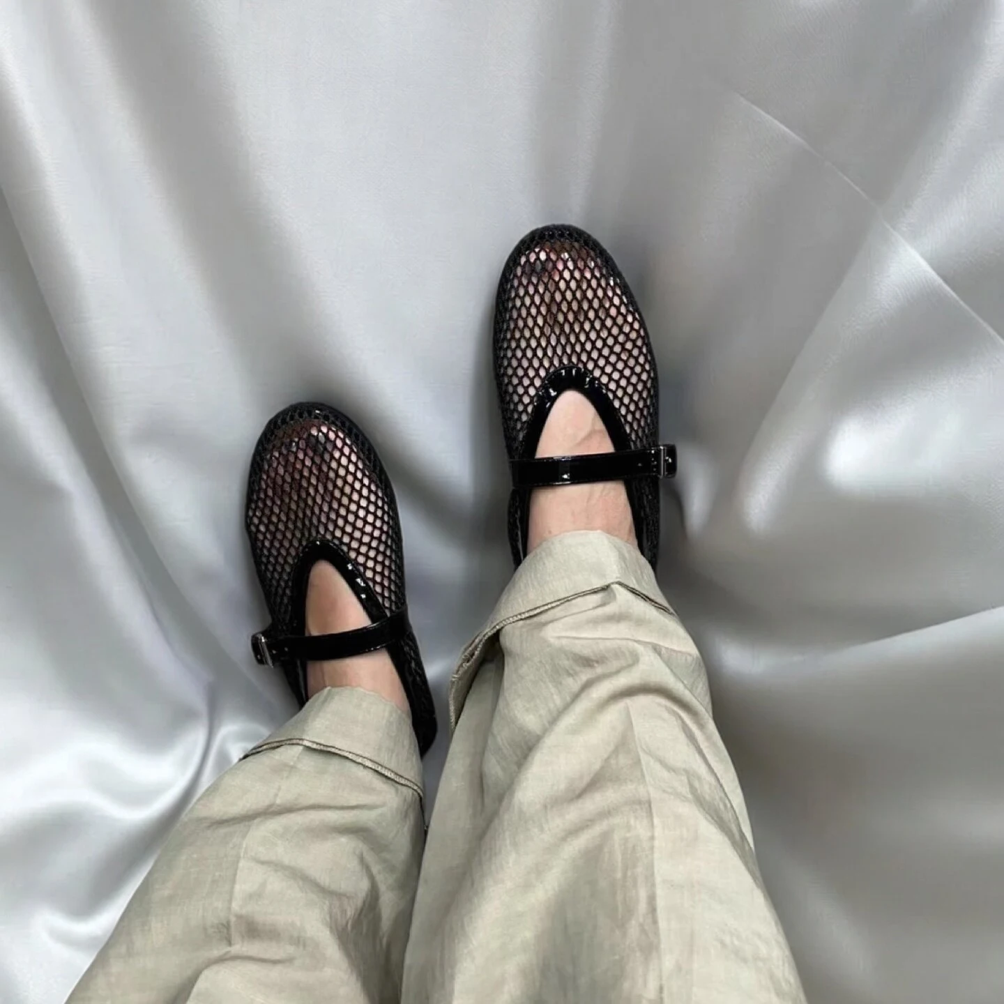 High Version Ballet Shoes Women's Spring 2026 Retro soft sole comfortable Flat Mary Janes Single Shoes Breathable Mesh Design
High Version Ballet Shoes Women's Spring 2026 Retro soft sole comfortable Flat Mary Janes Single Shoes Breathable Mesh Design