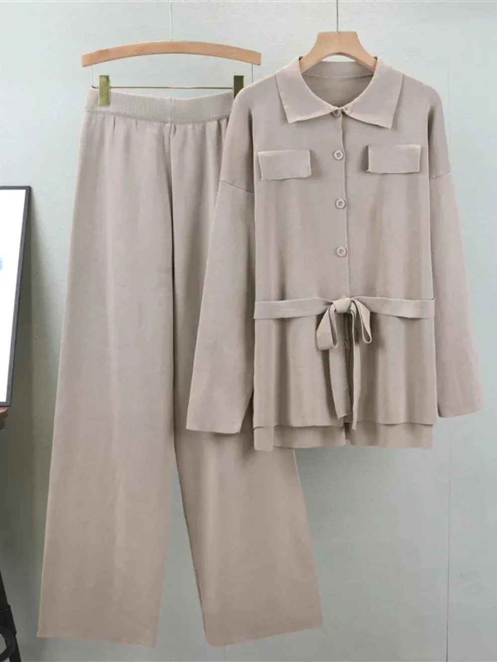 Muslim Women Sets Knit Sweater Cardigan Wide Leg Pants Suit Two Piece Knitted Abaya Set Morocco Dubai Casual Knitting Ensemble
Muslim Women Sets Knit Sweater Cardigan Wide Leg Pants Suit Two Piece Knitted Abaya Set Morocco Dubai Casual Knitting Ensemble