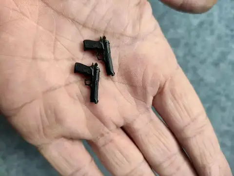 Accessories 2PC 1/12th M92 Gun Model for 6" shf Figure