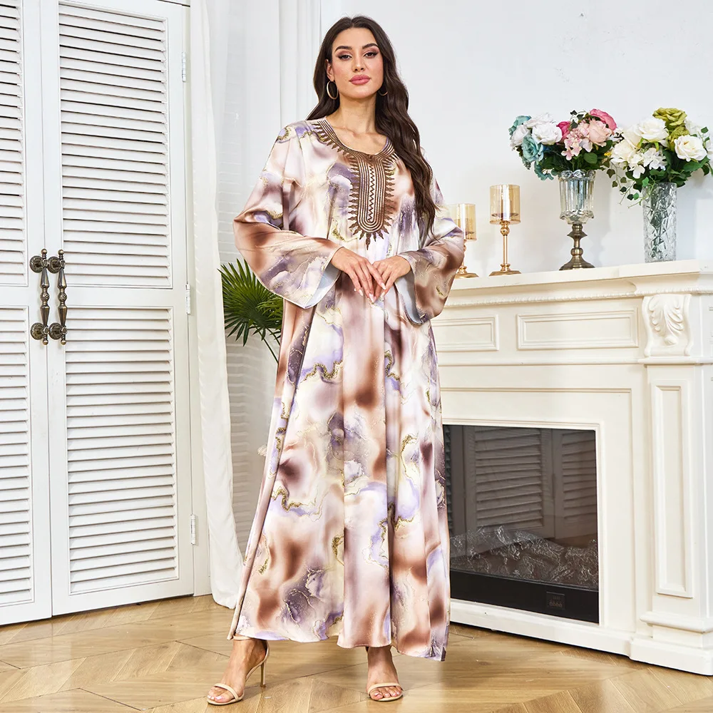 Autumn New Fashion Middle East Muslim Women's Embroideried Casual Trendy Loose Elegant Plus Size Dresses Female Abaya Clothes
Autumn New Fashion Middle East Muslim Women's Embroideried Casual Trendy Loose Elegant Plus Size Dresses Female Abaya Clothes