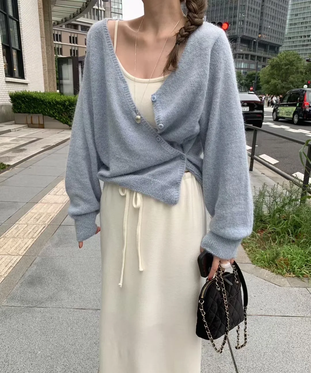 Korobov Korean Chic Autumn V Neck Long Sleeve Single Breasted All Match Solid Knitted Cardigan
Korobov Korean Chic Autumn V Neck Long Sleeve Single Breasted All Match Solid Knitted Cardigan