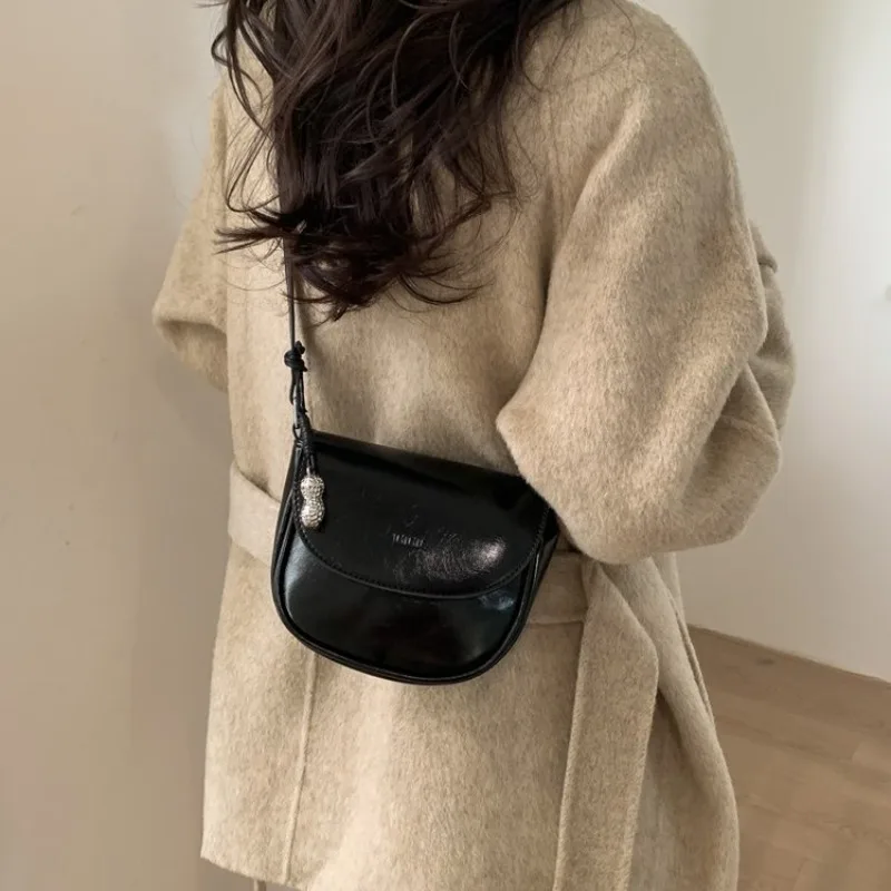 Designer Messenger Bag For Women Made Of Authentic Leather Classic Brown Color With Antiqued Hardware Vintage Feel
Designer Messenger Bag For Women Made Of Authentic Leather Classic Brown Color With Antiqued Hardware Vintage Feel