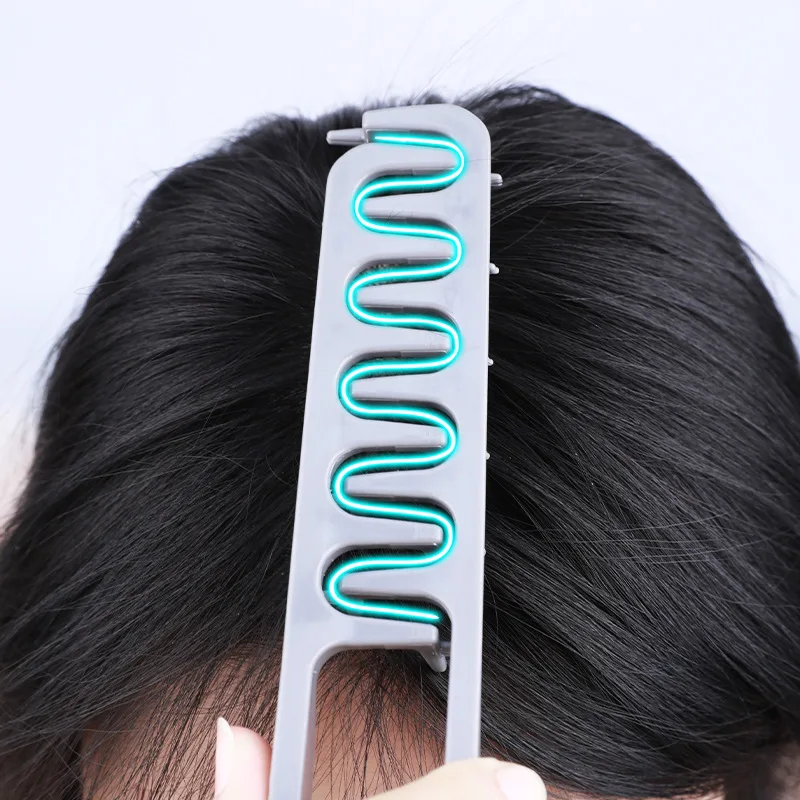 1PC Fluffy Zigzag Styling Comb, Voluminous Hair Tool, Professional Salon Backcombing Teasing Brush for Women Gift
1PC Fluffy Zigzag Styling Comb, Voluminous Hair Tool, Professional Salon Backcombing Teasing Brush for Women Gift