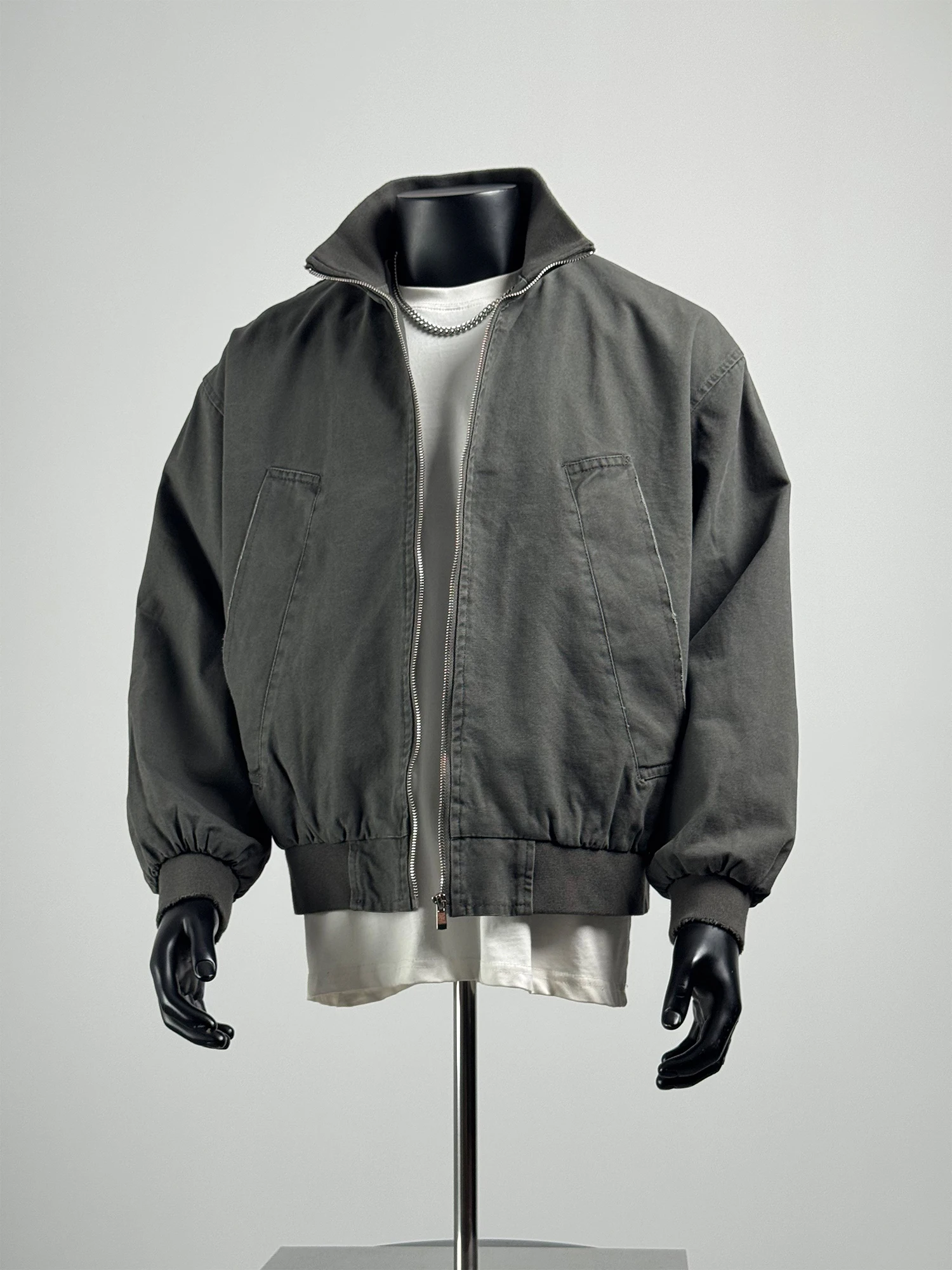 Retro Japanese Sle Men's Workwear Jaet with Large kets Stand Collar Loose Fit Versatile Casual Outerwear
Retro Japanese Sle Men's Workwear Jaet with Large kets Stand Collar Loose Fit Versatile Casual Outerwear