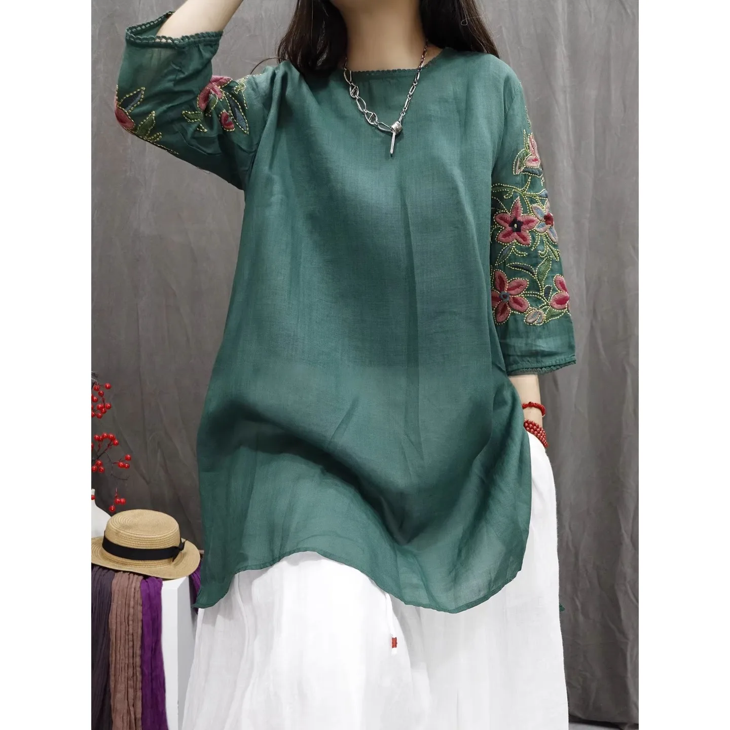Women's plus Size Cotton Linen Embroidered Base Shirt Loose Mid-Length T-Shirt Belly Covering Spring Summer New Style
Women's plus Size Cotton Linen Embroidered Base Shirt Loose Mid-Length T-Shirt Belly Covering Spring Summer New Style