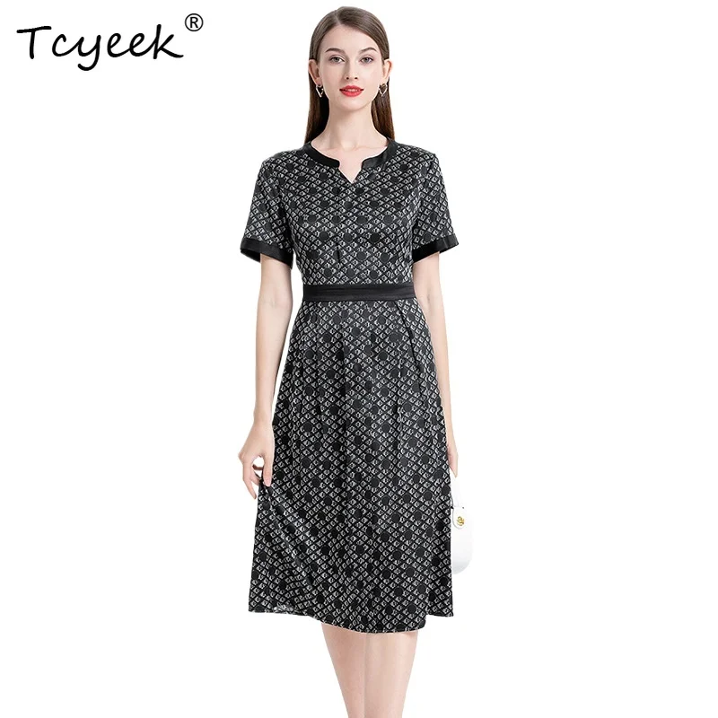 Tcyeek 100% Mulberry Silk Summer Dresses 2025 French V-neck Medium Long Floral A-line Black and White Letters Women's Dress 여름
Tcyeek 100% Mulberry Silk Summer Dresses 2025 French V-neck Medium Long Floral A-line Black and White Letters Women's Dress 여름