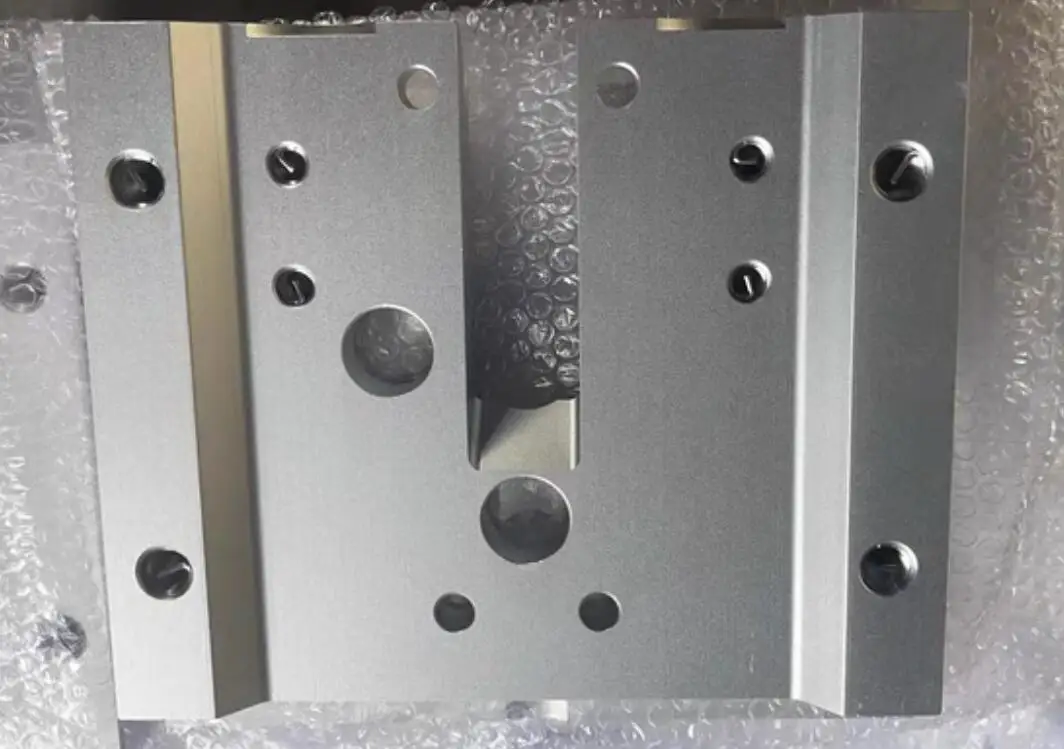 Rock drilling rig Xintong Machinery ZTB25 middle support drill slide 8258 353E aluminum plate 3128078258
Rock drilling rig Xintong Machinery ZTB25 middle support drill slide 8258 353E aluminum plate 3128078258