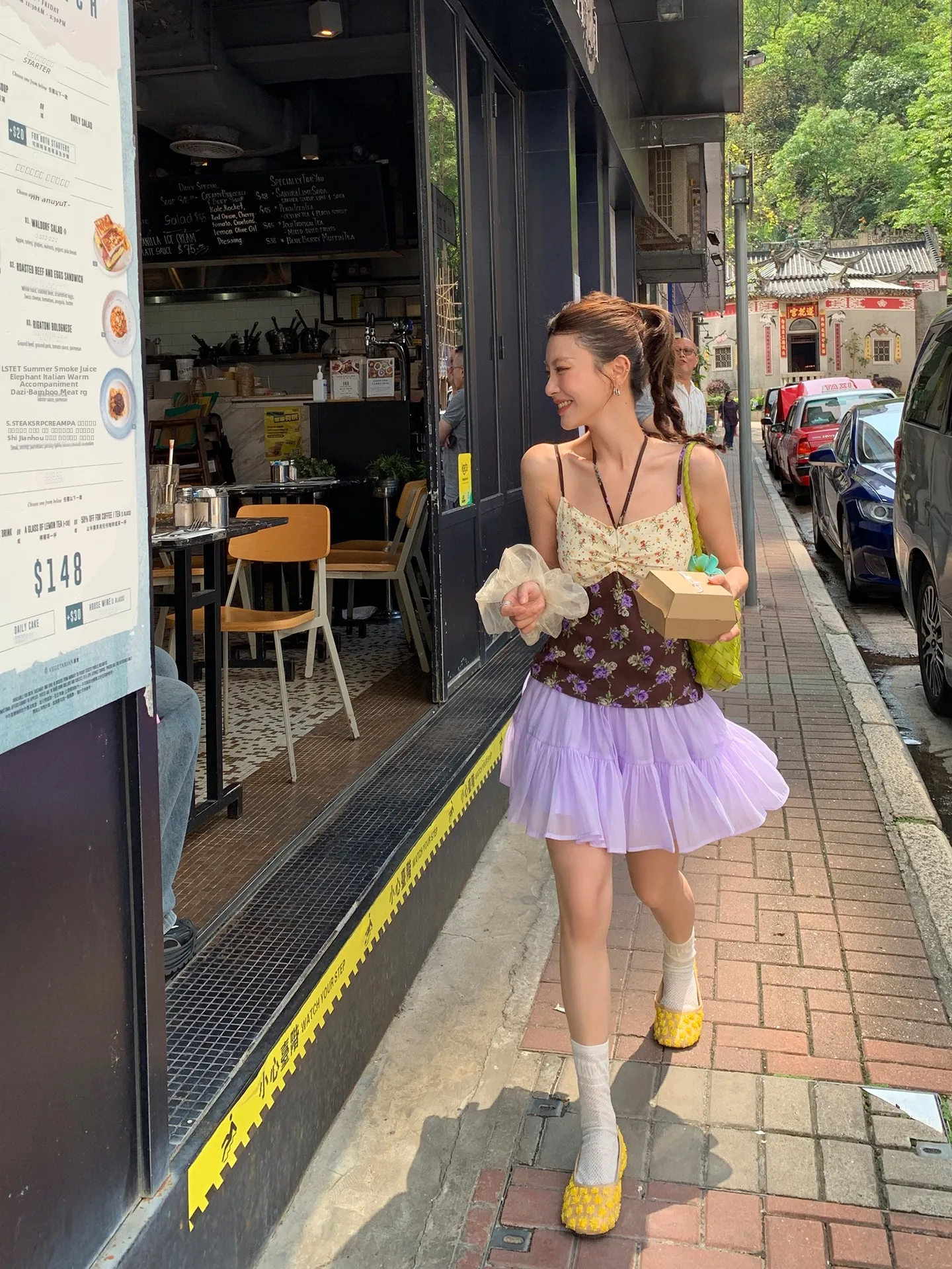 DULA, летняя красивая облегающая цветная блузка с цветочным принтом, женский жилет на бретелях, облегающая майка с цветочным принтом для девочек
DULA, летняя красивая облегающая цветная блузка с цветочным принтом, женский жилет на бретелях, облегающая майка с цветочным принтом для девочек