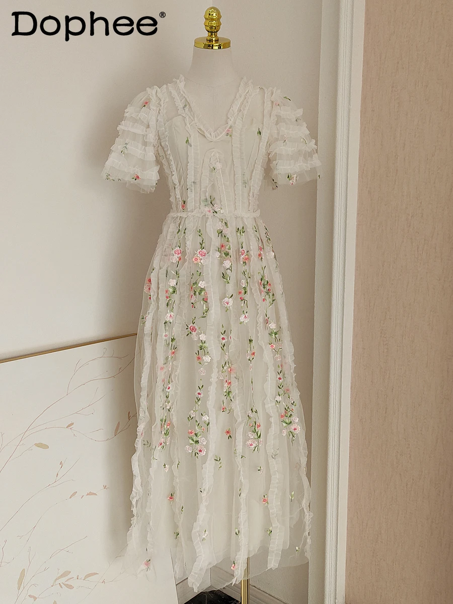 Temperament Net Yarn Embroidery Ruffle V-neck A- Line Dress Women 2024 Spring Summer French Puff Short Sleeve High Waist Dresses
Temperament Net Yarn Embroidery Ruffle V-neck A- Line Dress Women 2024 Spring Summer French Puff Short Sleeve High Waist Dresses
