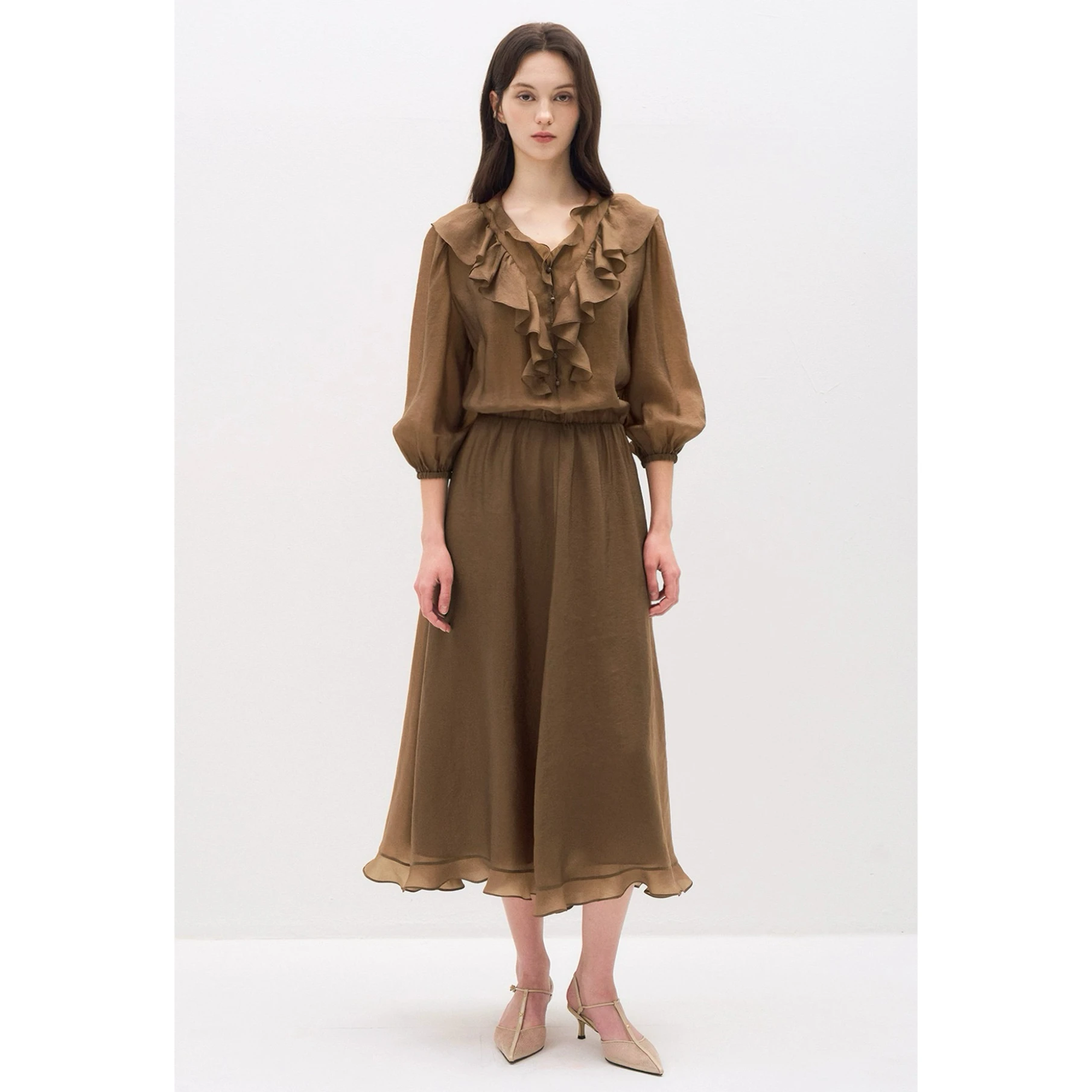 Elegant V-neck A-line Dress with Ruffle Hem And Elastic Waist Slimming Lemon Cheese Dress for Women Summer OBZ26 Collection
Elegant V-neck A-line Dress with Ruffle Hem And Elastic Waist Slimming Lemon Cheese Dress for Women Summer OBZ26 Collection