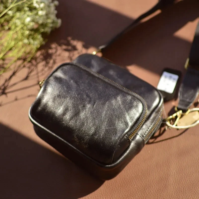 AETOO Original cowhide men's bag single shoulder crossbody bag summer leather backpack men's small mobile phone bag belt sports
AETOO Original cowhide men's bag single shoulder crossbody bag summer leather backpack men's small mobile phone bag belt sports