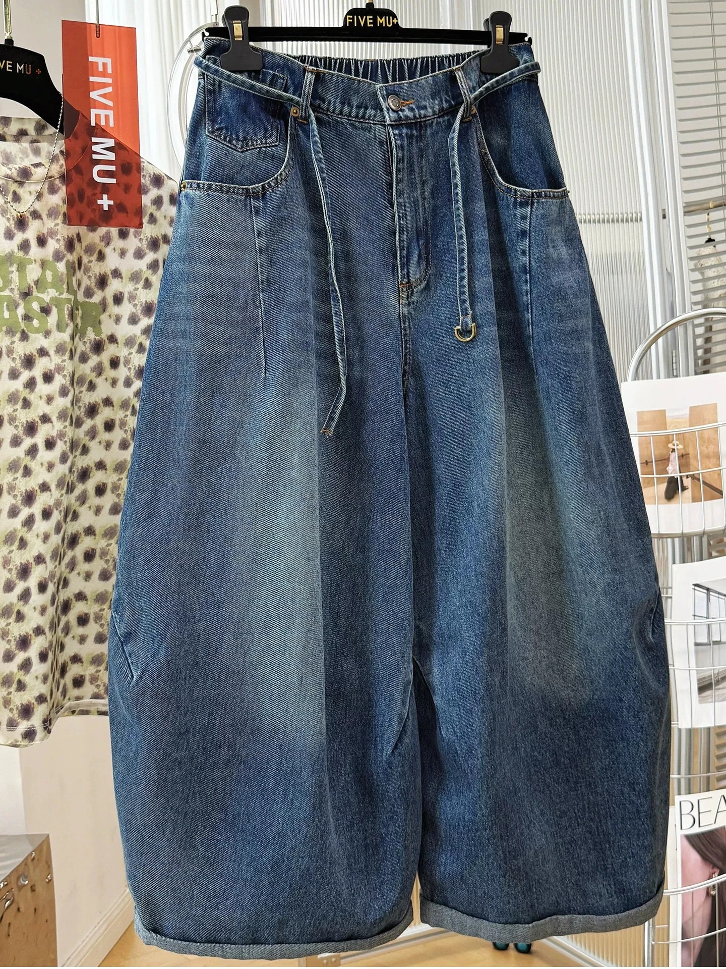 plus Size Casual Loose Wide Leg Jeans Women's Summer High Waist Polyester Fiber Wear Resistant Pure Color Pocket Detail
plus Size Casual Loose Wide Leg Jeans Women's Summer High Waist Polyester Fiber Wear Resistant Pure Color Pocket Detail