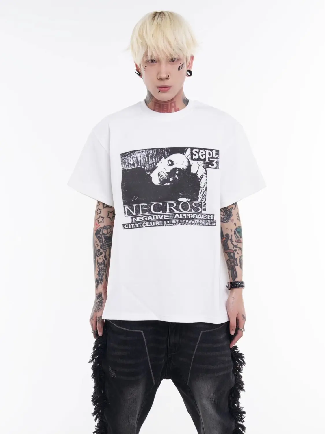American Retro Graffiti Spoof Portrait Letter Slogan Couple Men and Women Pure Cotton Short-sleeved T-shirt Trendy Korean
American Retro Graffiti Spoof Portrait Letter Slogan Couple Men and Women Pure Cotton Short-sleeved T-shirt Trendy Korean