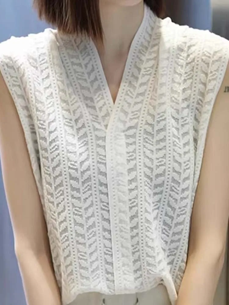 Casual Commute Loose Fit Sleeveless V-Neck Hook Design Base Shirt Slimming Top for Autumn Korean Style Regular Thickness
Casual Commute Loose Fit Sleeveless V-Neck Hook Design Base Shirt Slimming Top for Autumn Korean Style Regular Thickness