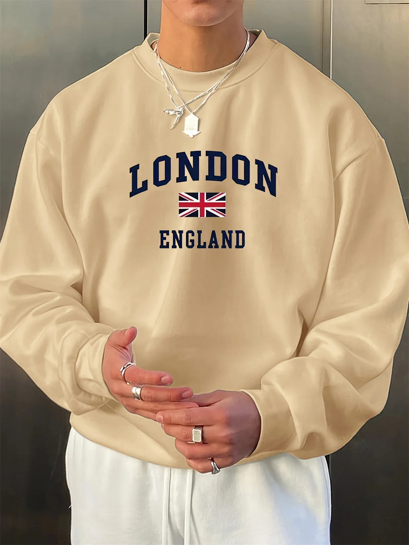Men's autumn and winter casual loose fashion classic London England pattern printed long sleeved round neck sportswear
Men's autumn and winter casual loose fashion classic London England pattern printed long sleeved round neck sportswear