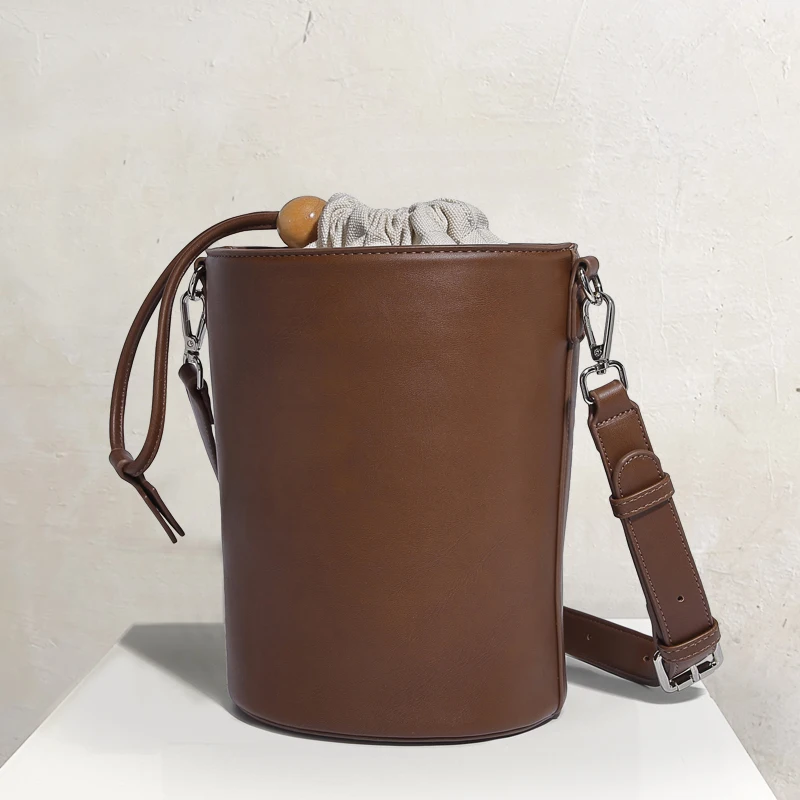 Vintage Bucket Bags For Women Luxury Designer Handbag Purses 2023 New In PU Drawstring Closure Small Underarm Shoulder Crossbody
Vintage Bucket Bags For Women Luxury Designer Handbag Purses 2023 New In PU Drawstring Closure Small Underarm Shoulder Crossbody