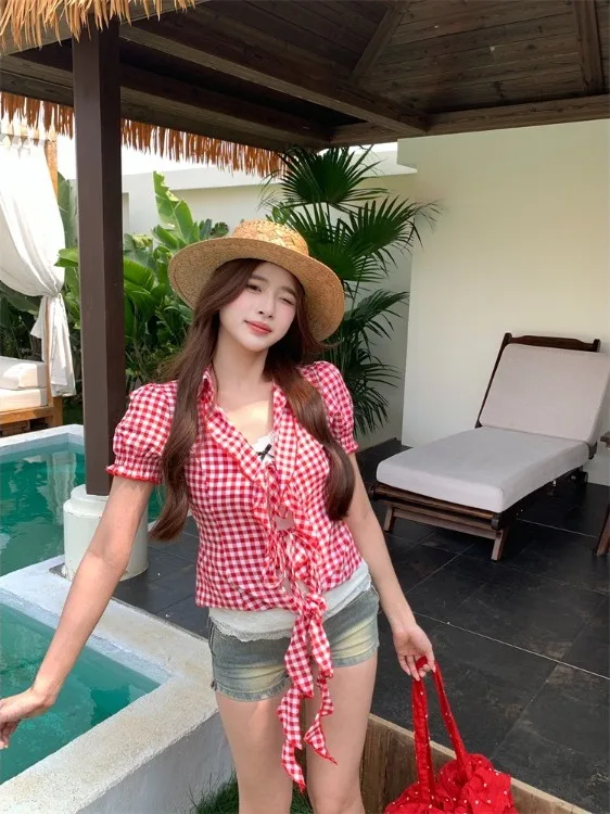 Slimming Plaid Shirt for plus Size Women Short Sleeve V-Neck Tie Waist Vintage Style Summer Fashion Casual Comfortable Top
Slimming Plaid Shirt for plus Size Women Short Sleeve V-Neck Tie Waist Vintage Style Summer Fashion Casual Comfortable Top