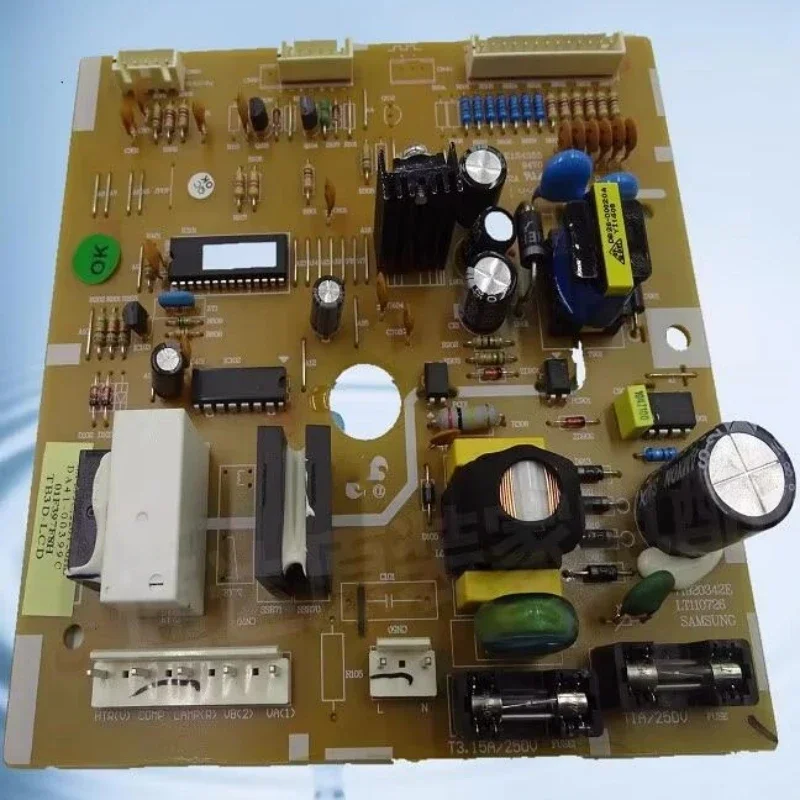 Новая материнская плата для холодильника Samsung DA41-00399C bcd-220MMSW-C 220MMVF бренд
Новая материнская плата для холодильника Samsung DA41-00399C bcd-220MMSW-C 220MMVF бренд