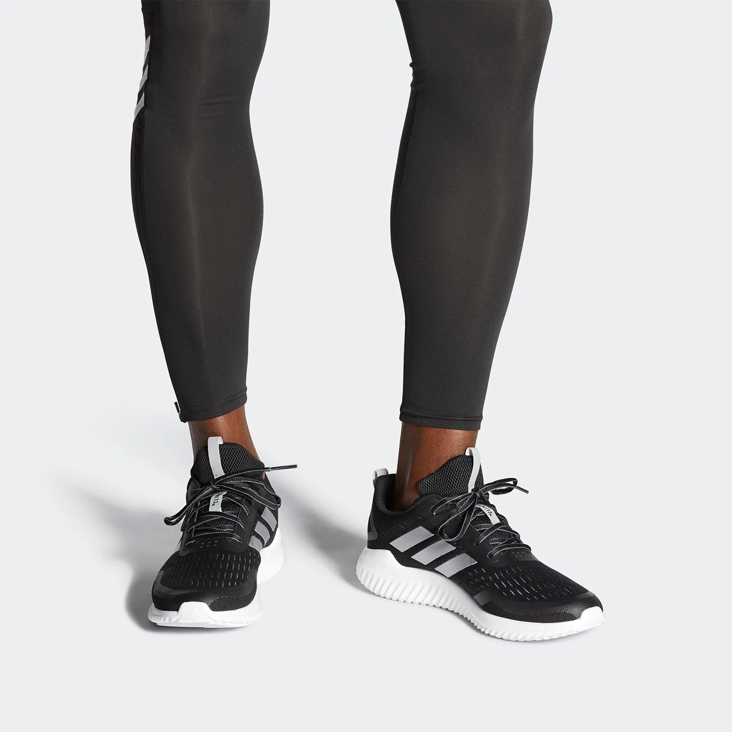 Adidas genuine season new Bounce shock-absorbing men's and women's running shoes EG1232
Adidas genuine season new Bounce shock-absorbing men's and women's running shoes EG1232