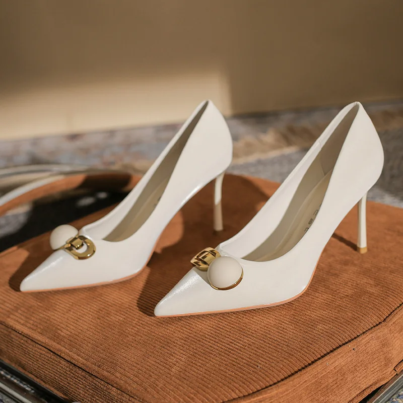 Bloomsteps High Heels Women's Thin Heels 2026 Spring New Versatile Black Pointed Toe Shallow Mouth Metal Buckle Single Shoes
Bloomsteps High Heels Women's Thin Heels 2026 Spring New Versatile Black Pointed Toe Shallow Mouth Metal Buckle Single Shoes