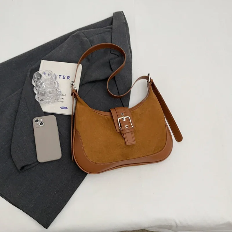 Winter Fashionable Delicate Suede Single Shoulder Bag for Women Trendy Splicing Women's Cross Body Bag for Everyday Use Moon Bag
Winter Fashionable Delicate Suede Single Shoulder Bag for Women Trendy Splicing Women's Cross Body Bag for Everyday Use Moon Bag