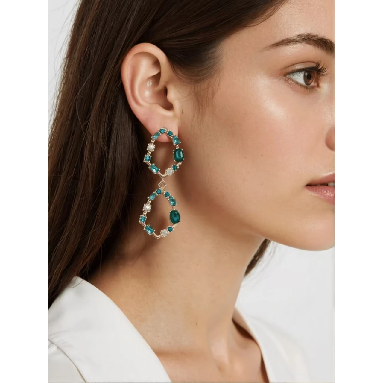 18K Gold Plated Handcrafted Hollow Multicolor Zircon Earrings Hypoallergenic Lightweight Party Dance Jewelry Gift
18K Gold Plated Handcrafted Hollow Multicolor Zircon Earrings Hypoallergenic Lightweight Party Dance Jewelry Gift
