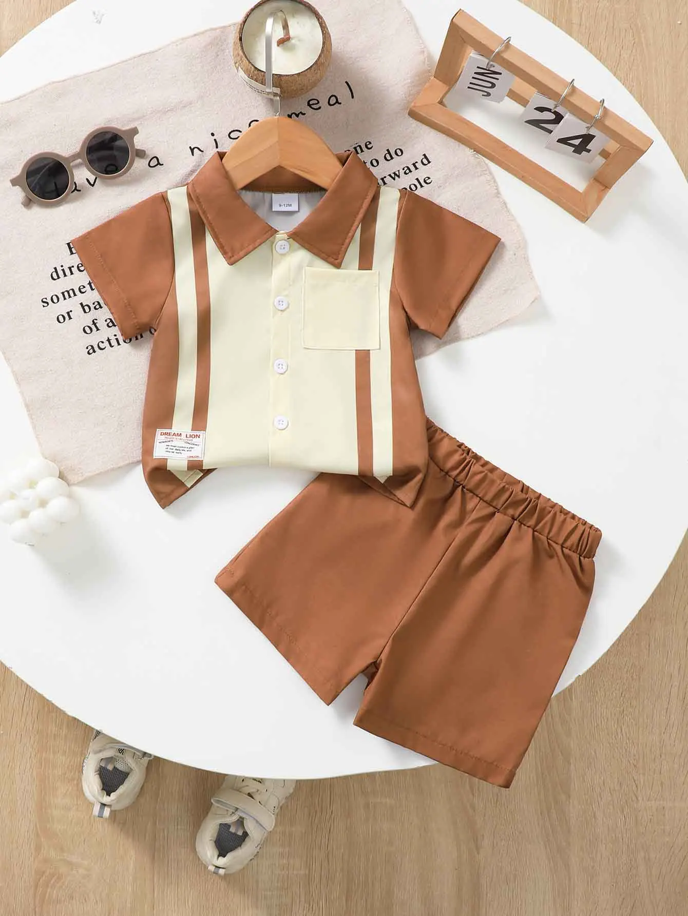 2pcs Baby Boy Summer Striped Patchwork Color Block Collared Short Sleeve Shirt with Pocket Short Pants for Casual Outdoor
2pcs Baby Boy Summer Striped Patchwork Color Block Collared Short Sleeve Shirt with Pocket Short Pants for Casual Outdoor