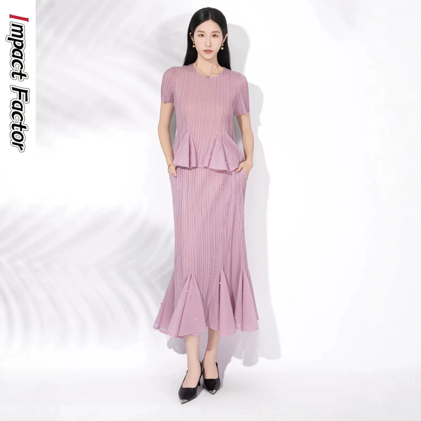 Miyake Pleated Beads Two-piece Set Women's Summer High-end Short-sleeved Ruffle Edge Top High-waisted Fishtail Skirt Set
Miyake Pleated Beads Two-piece Set Women's Summer High-end Short-sleeved Ruffle Edge Top High-waisted Fishtail Skirt Set