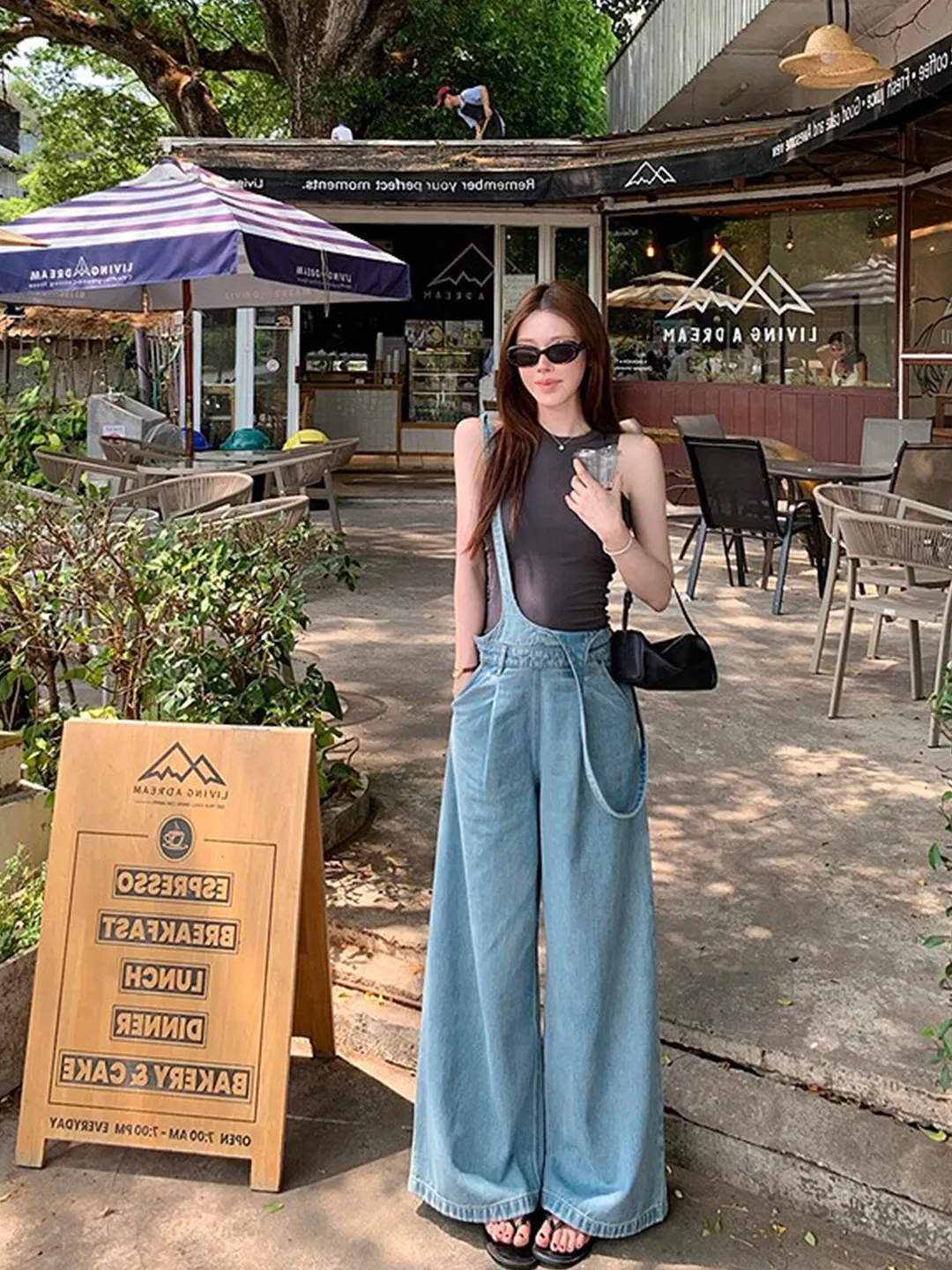 Loose Wide Leg Denim Overalls Women's High Waist Lazy Style Jeans Pants Comfortable Fit Casual Long Trousers Summer Fashion
Loose Wide Leg Denim Overalls Women's High Waist Lazy Style Jeans Pants Comfortable Fit Casual Long Trousers Summer Fashion