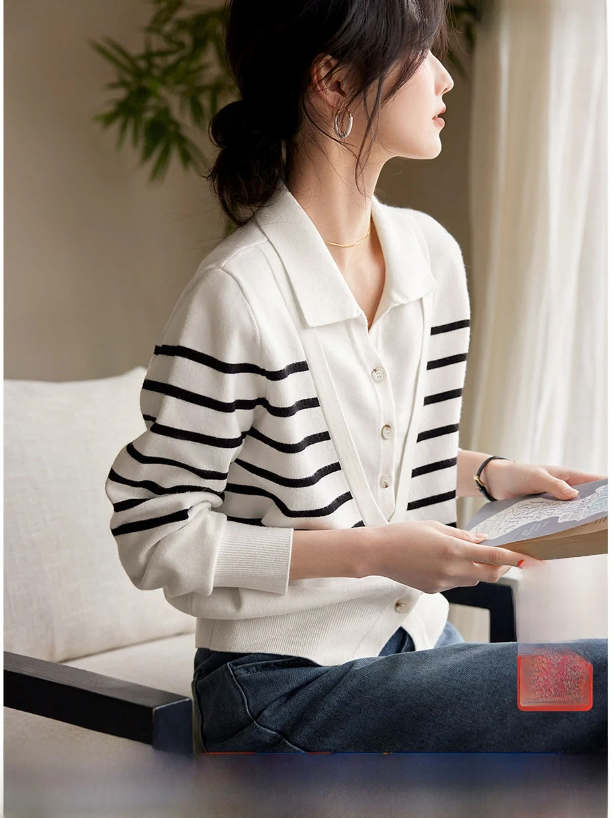 Простой трикотаж в полоску, женский весенний новый Sle XWI, необычный цвет, блузка, длинная све, стандартная длина, для поездок на работу, полиэфирное волокно
Простой трикотаж в полоску, женский весенний новый Sle XWI, необычный цвет, блузка, длинная све, стандартная длина, для поездок на работу, полиэфирное волокно